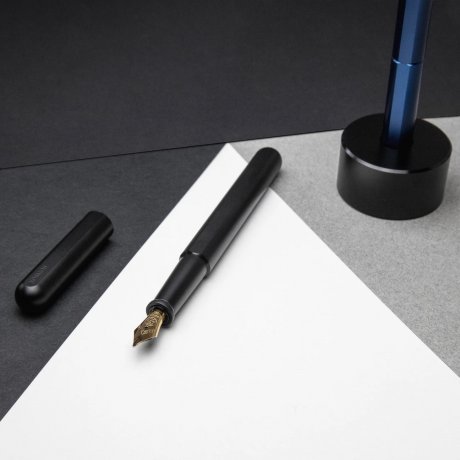 Stilform Stifthalter aus Aluminium schwarz 2